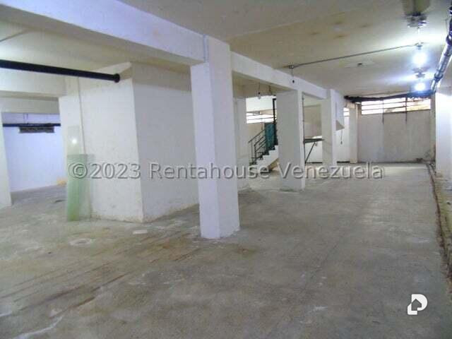 Local comercial en Parroquia La Candelaria, Caracas – 16