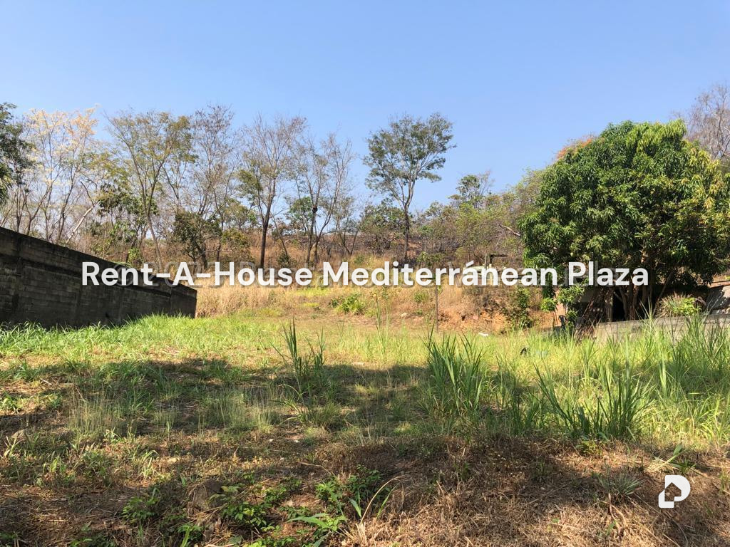 Terreno en Colinas de Guataparo, Valencia – 1
