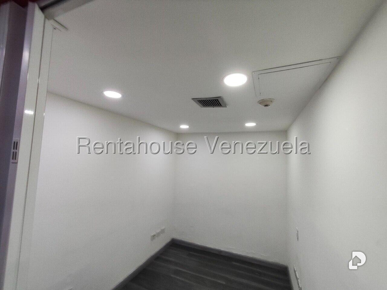 Local comercial en Altamira, Caracas – 12