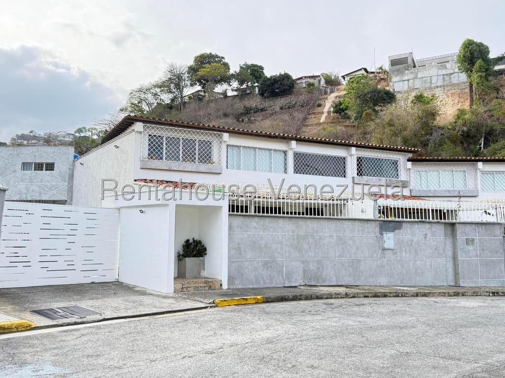 Townhouse en Santa Paula, Caracas - 1