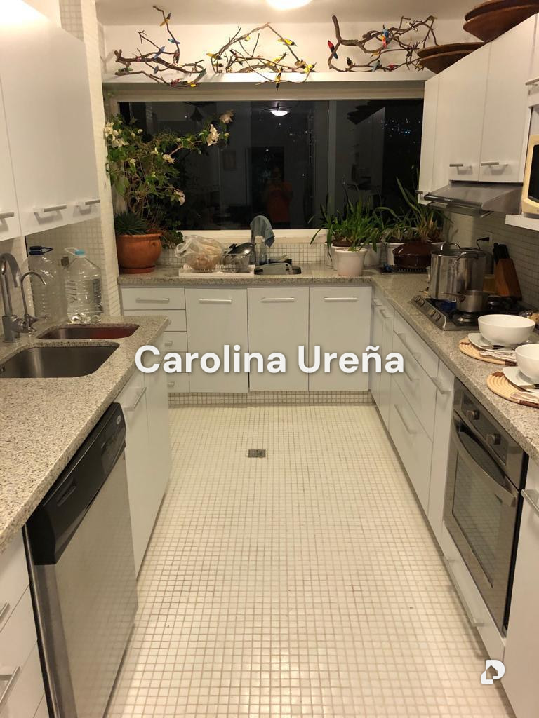 Apartamento en Las Mesetas de Santa Rosa de Lima, Caracas – 26