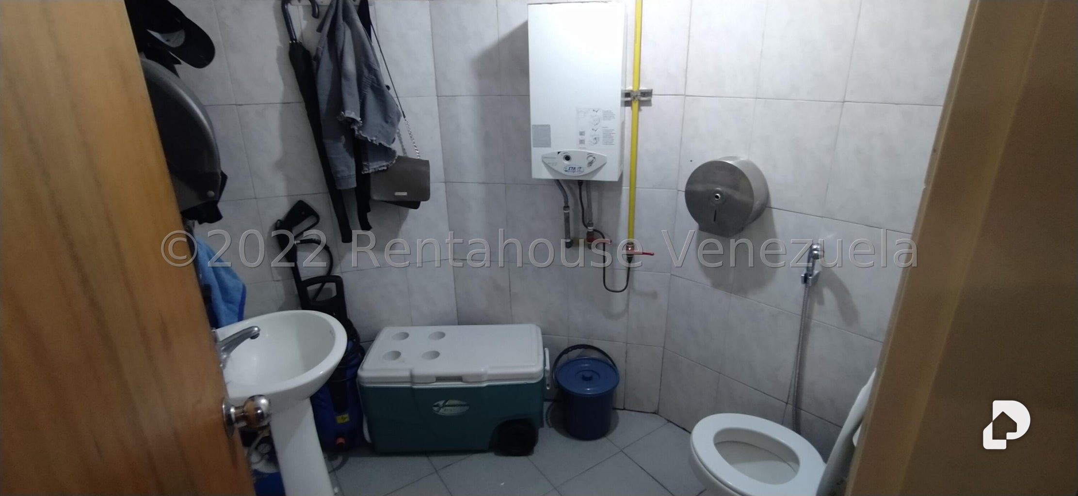 Local comercial en Los Chaguaramos, Caracas – 26