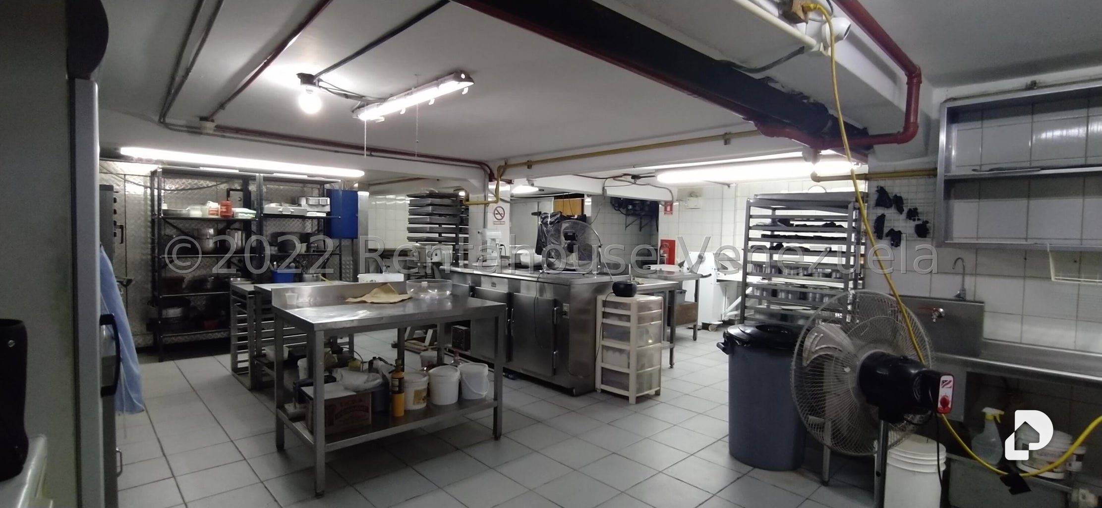 Local comercial en Los Chaguaramos, Caracas – 29