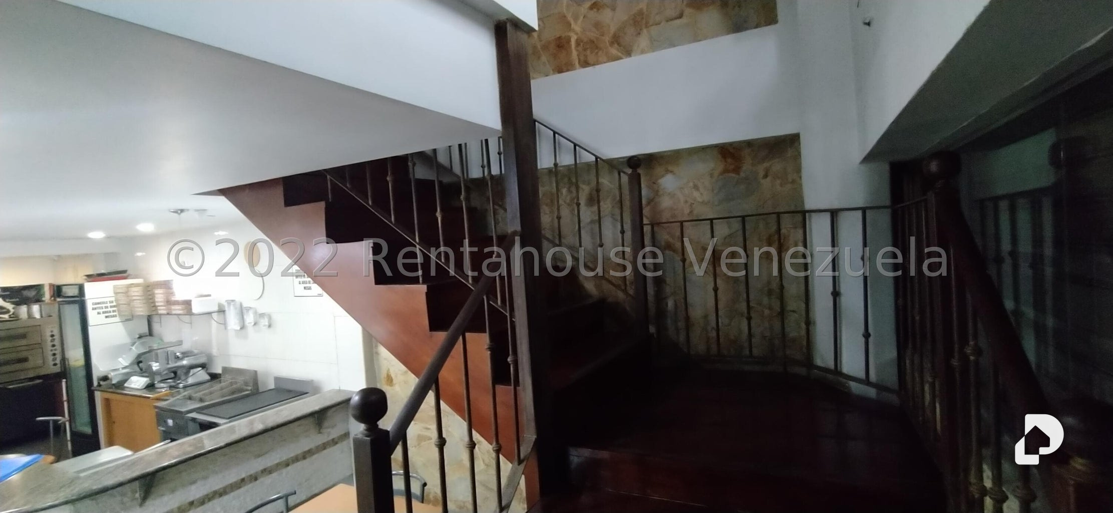 Local comercial en Los Chaguaramos, Caracas – 12
