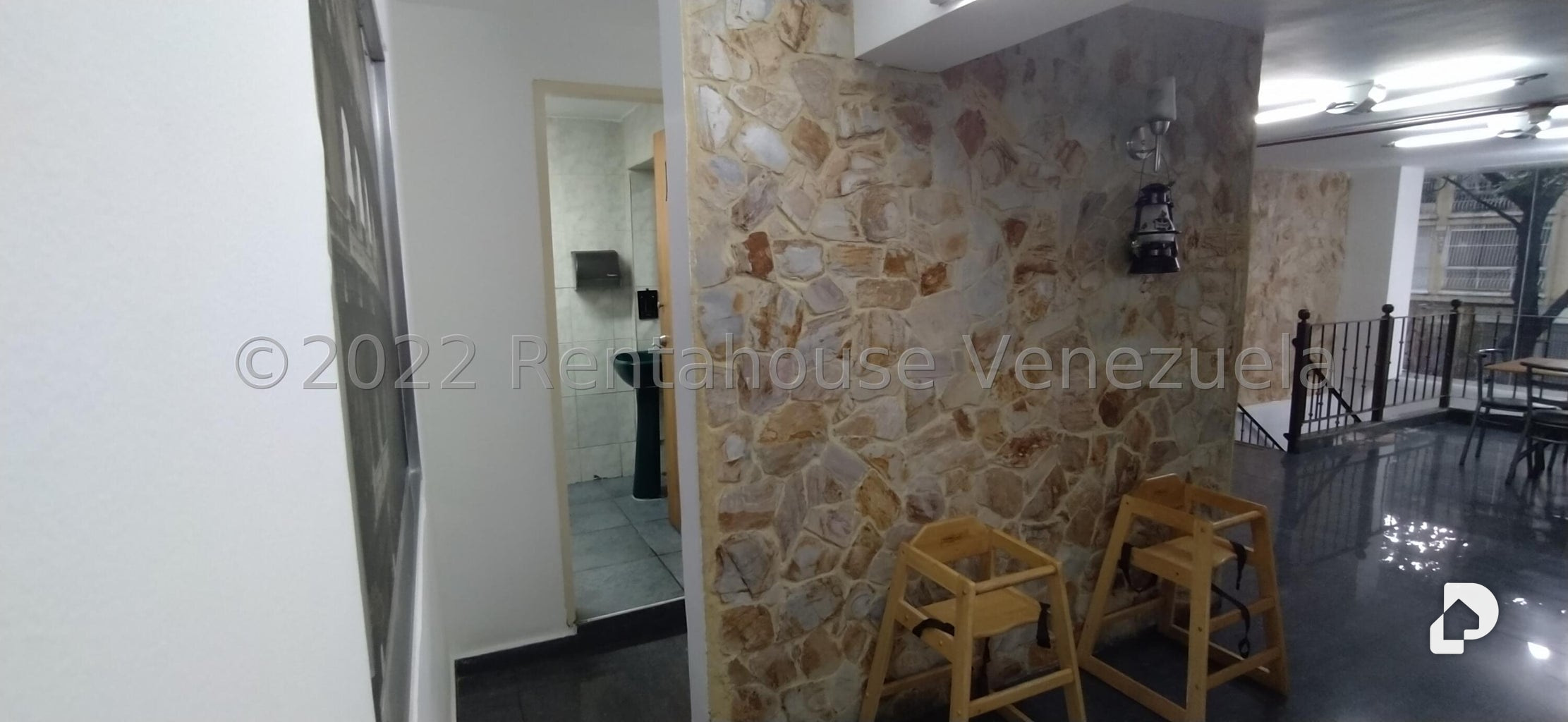 Local comercial en Los Chaguaramos, Caracas – 21