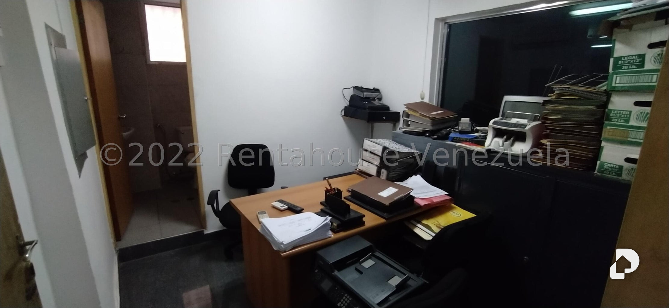 Local comercial en Los Chaguaramos, Caracas – 24