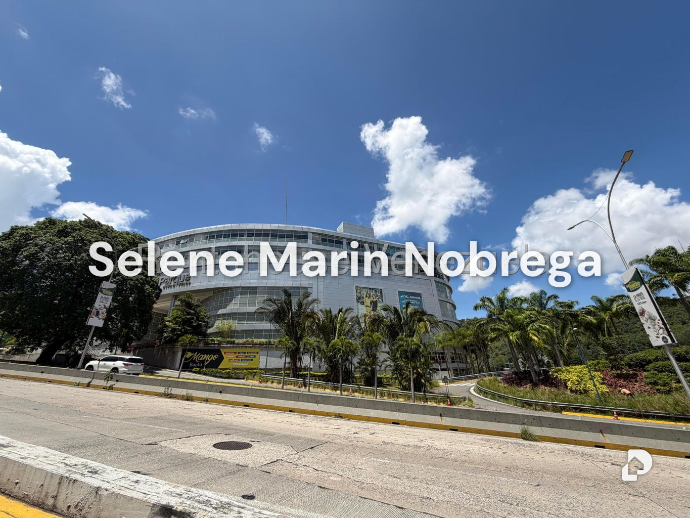 Local comercial en Cerro Verde, Caracas – 1