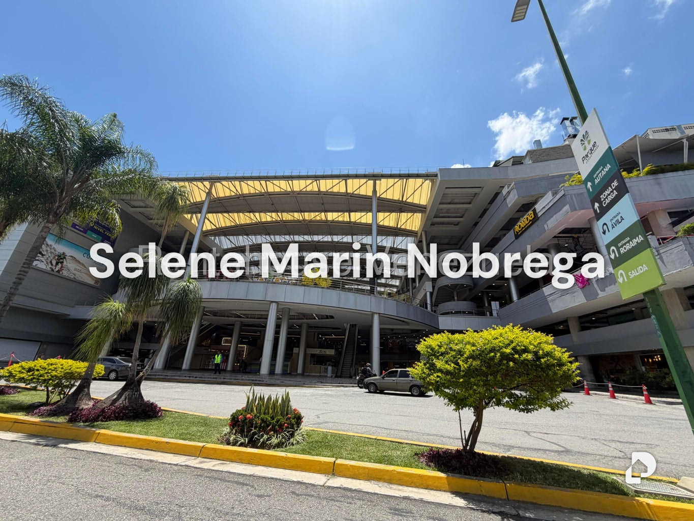 Local comercial en Cerro Verde, Caracas – 2