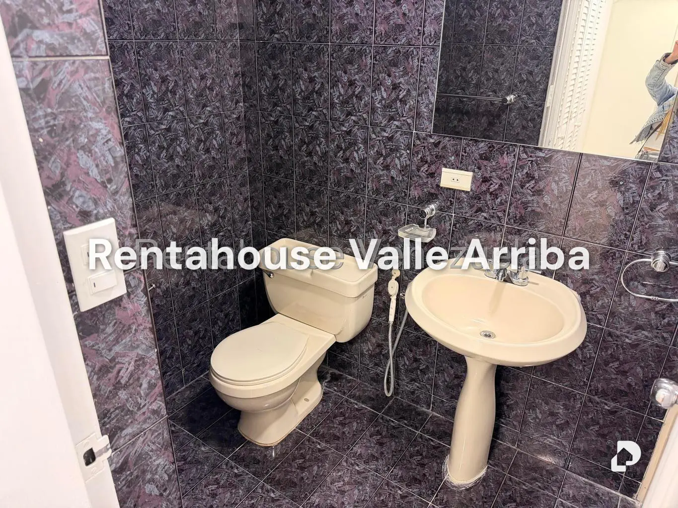 Apartamento en Las Esmeraldas, Caracas – 18