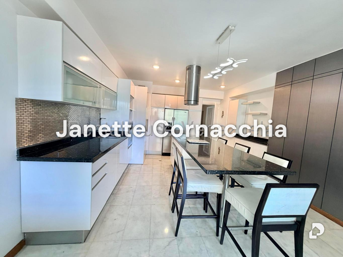 Apartamento en El Rosal, Caracas – 18