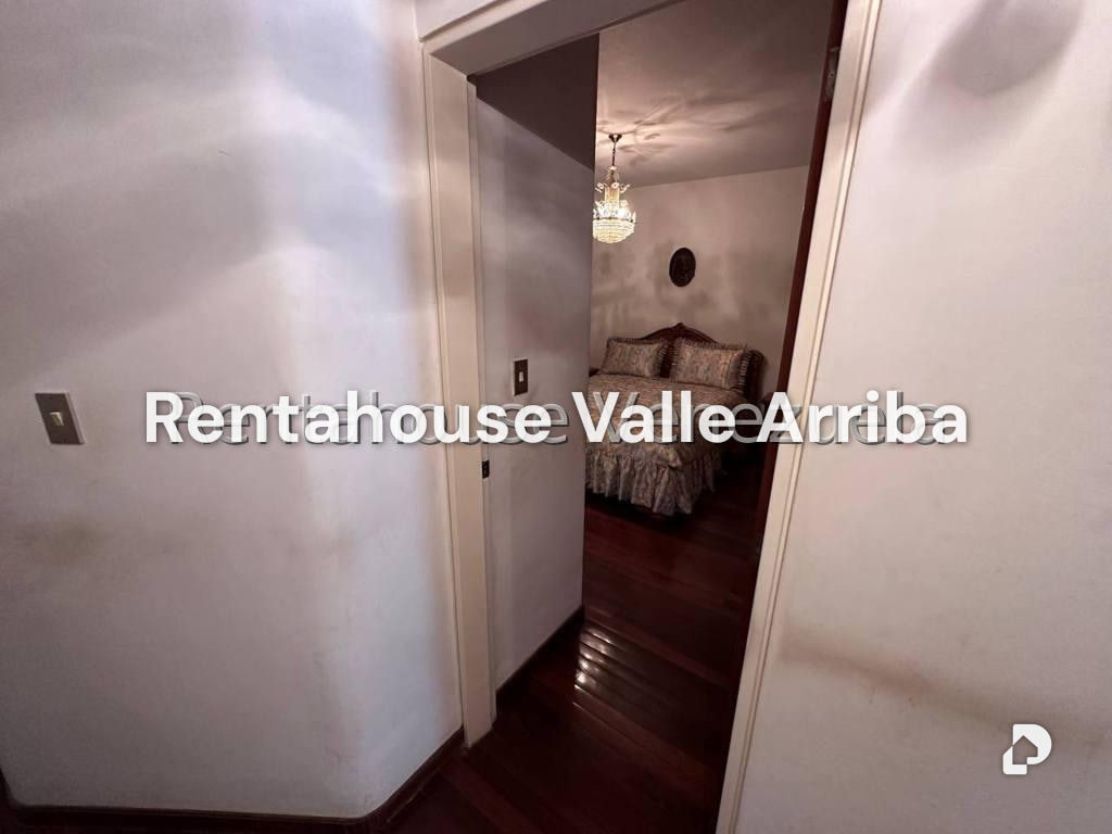 Casa en Altamira, Caracas – 28