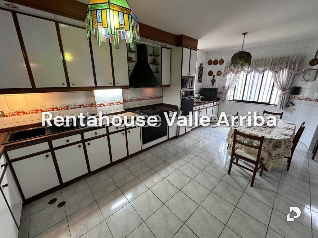 Casa en Altamira, Caracas – 8