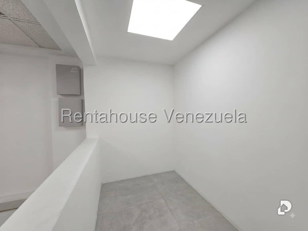 Local comercial en Las Mercedes, Caracas – 16