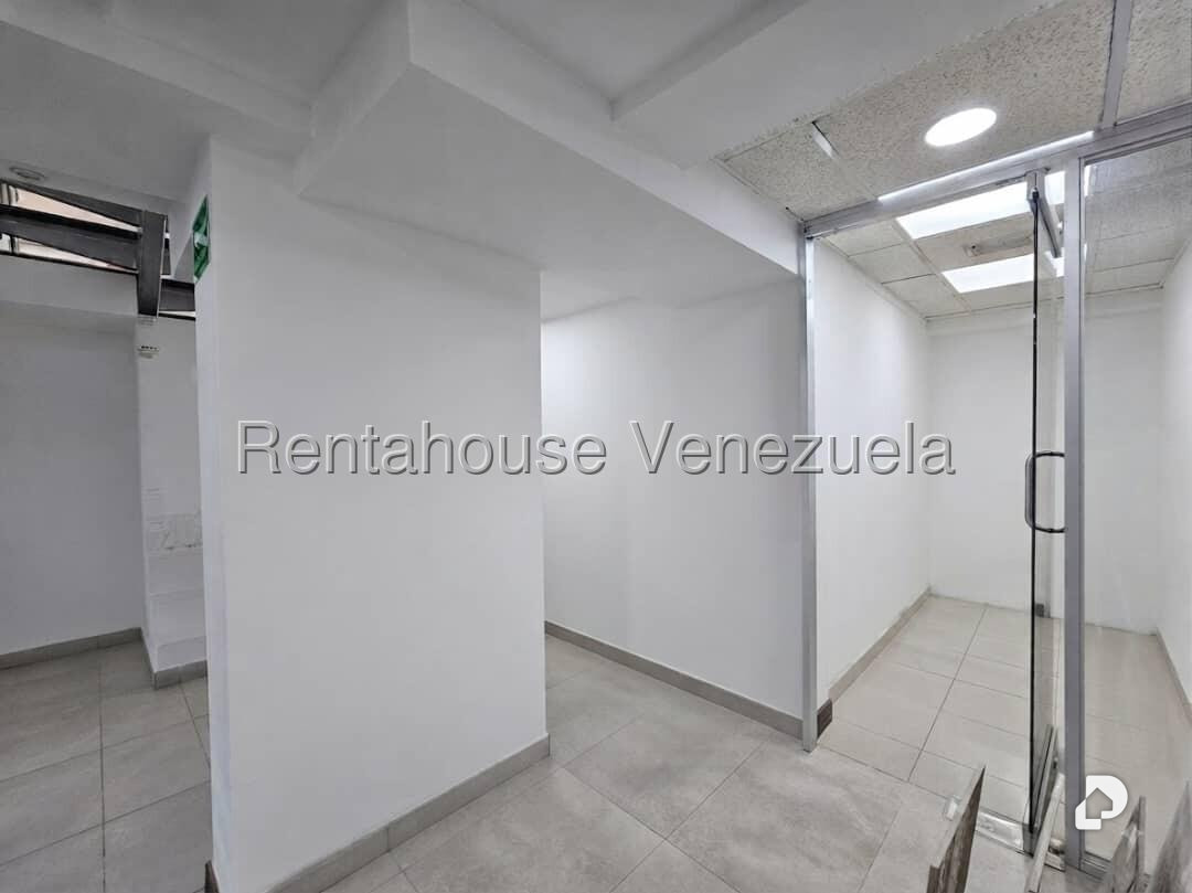 Local comercial en Las Mercedes, Caracas – 19