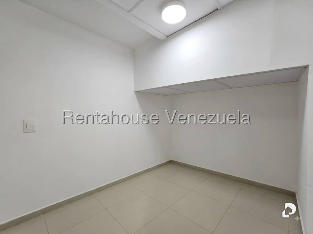 Local comercial en Las Mercedes, Caracas – 26
