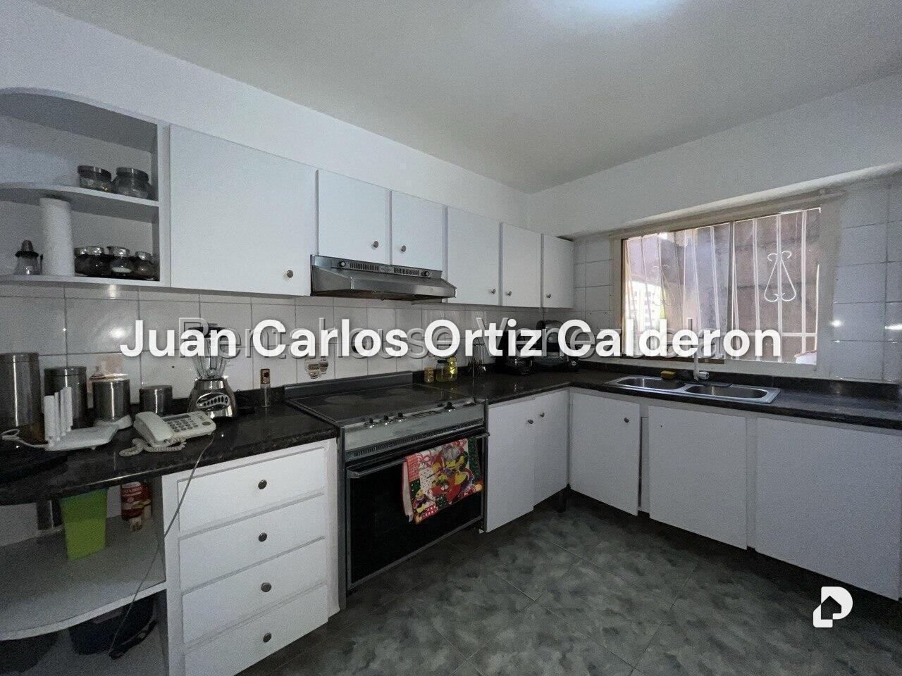 Apartamento en El Paraíso, Caracas – 25
