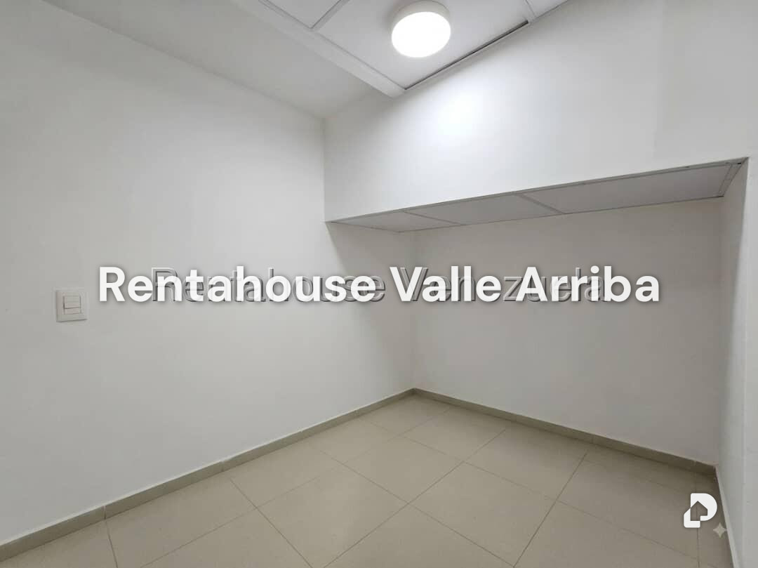 Local comercial en Las Mercedes, Caracas – 26
