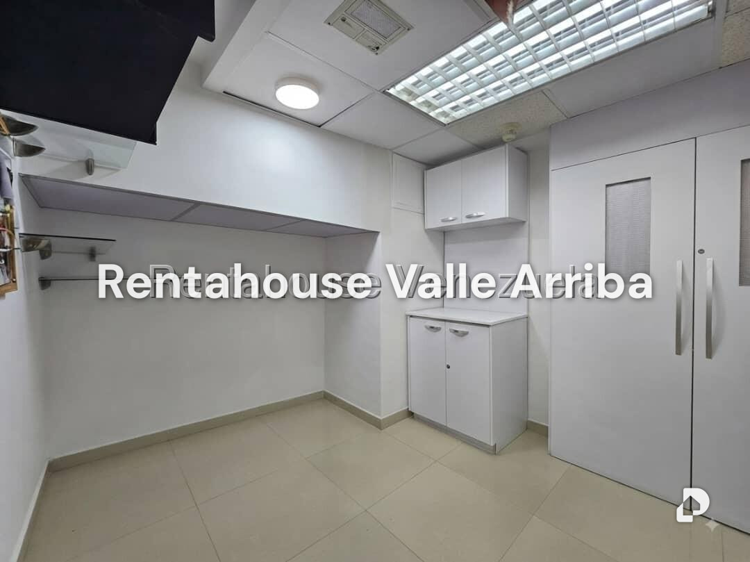 Local comercial en Las Mercedes, Caracas – 28