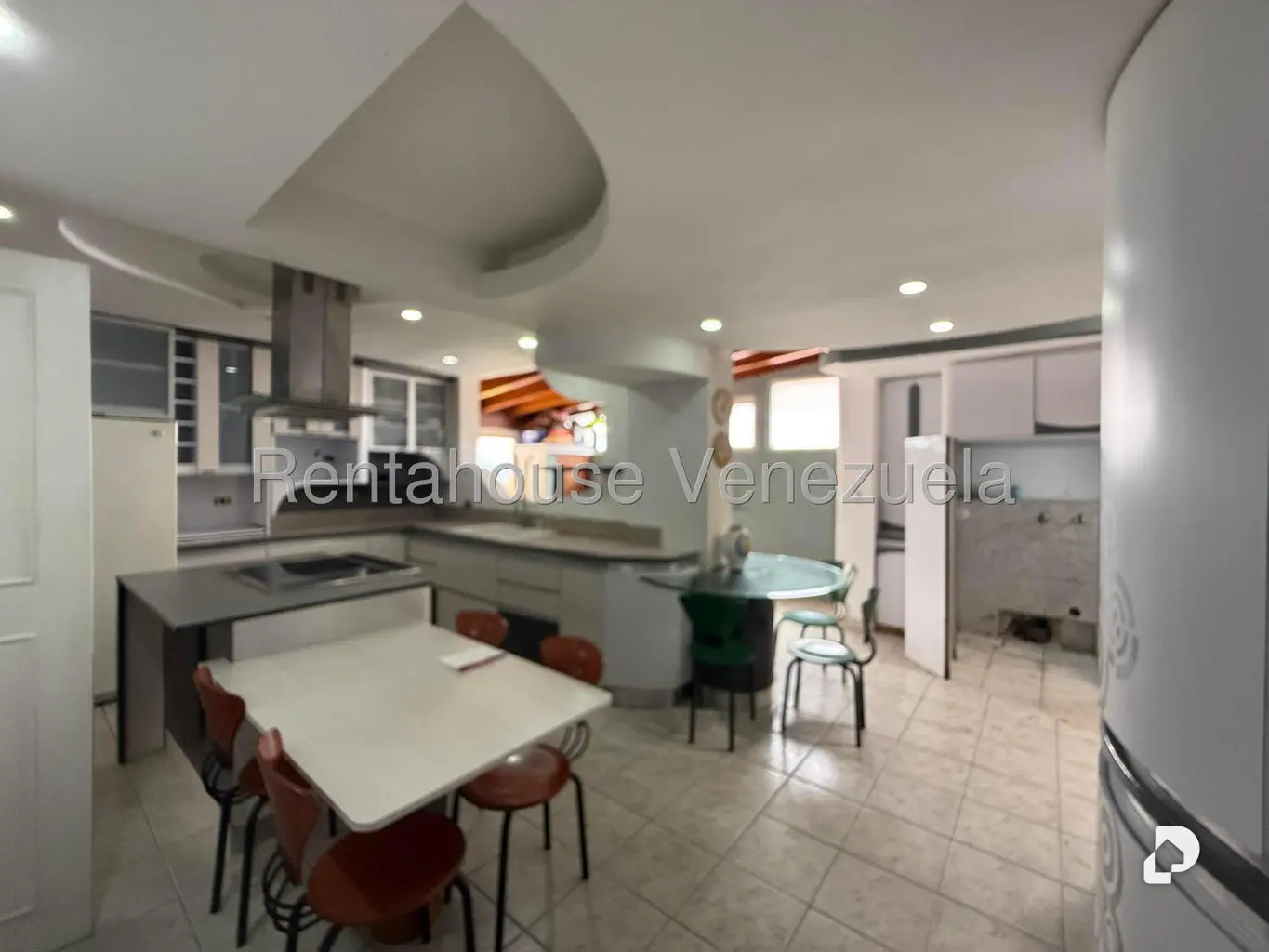 Casa en Alto Prado, Caracas – 12