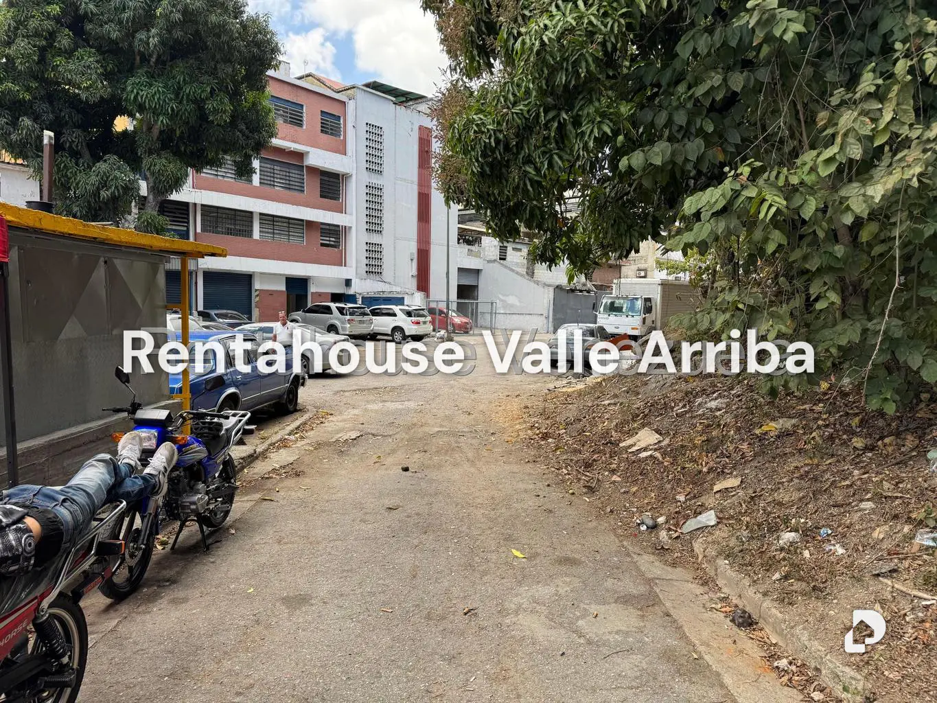 Land in La Trinidad, Caracas – 15