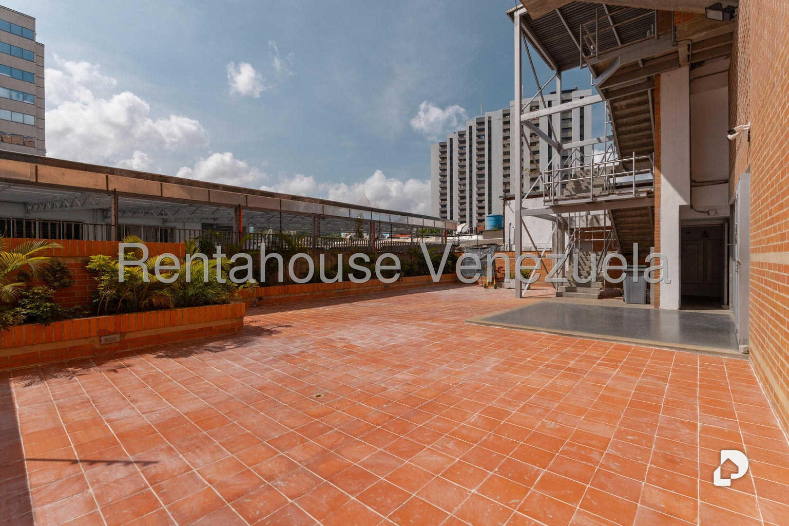 Local comercial en El Rosal, Caracas – 26