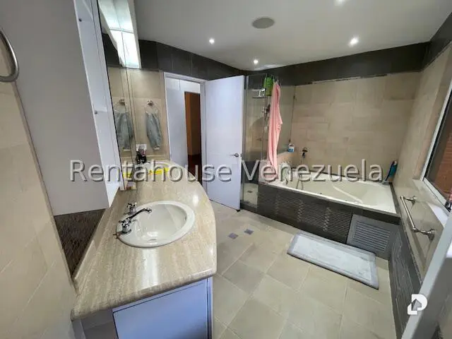 Apartamento en Los Chorros, Caracas – 15