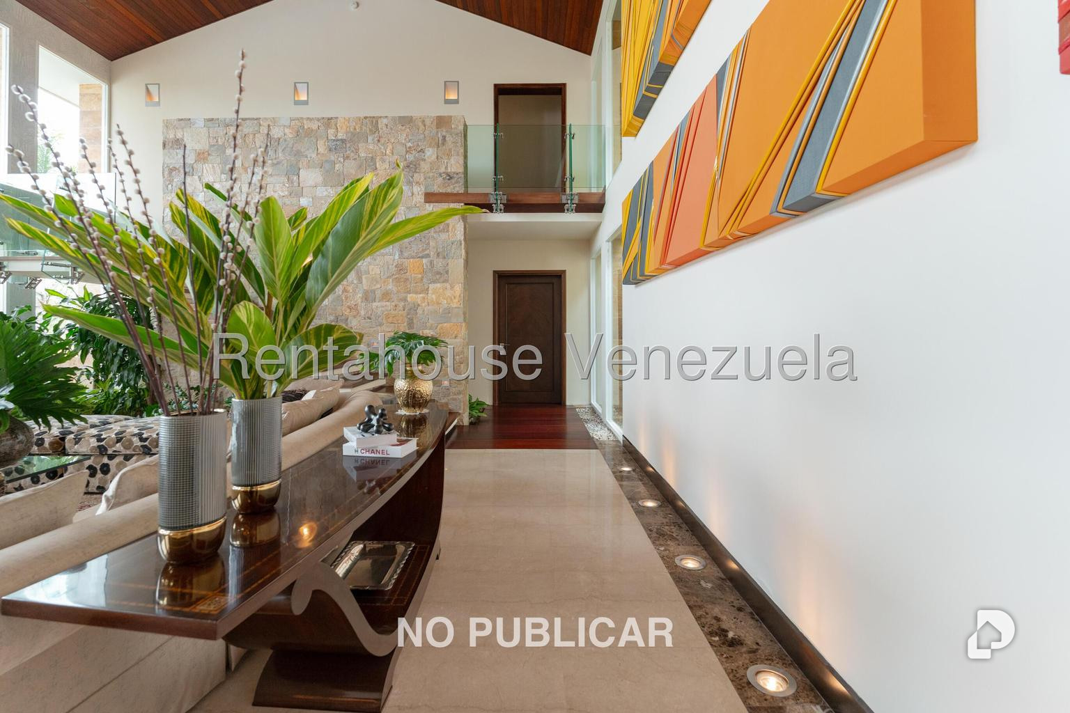 Casa en La Trinidad, Caracas – 20
