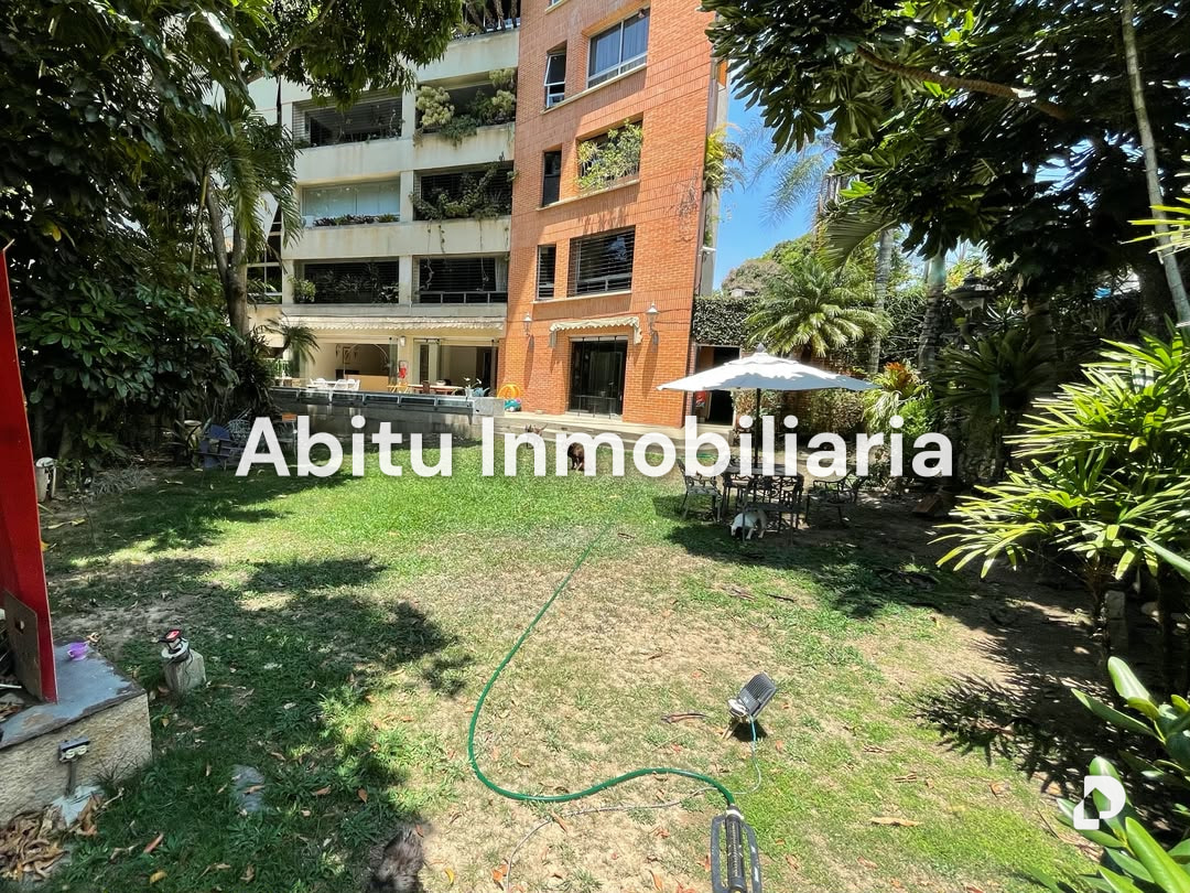 Apartamento en Los Palos Grandes, Caracas – 1