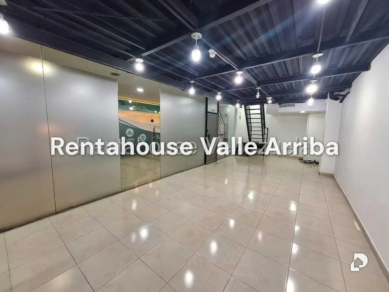 Local comercial en Chuao, Caracas – 3