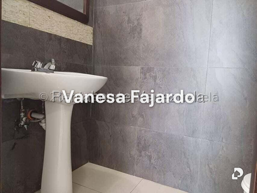 Office in El Rosal, Caracas – 20
