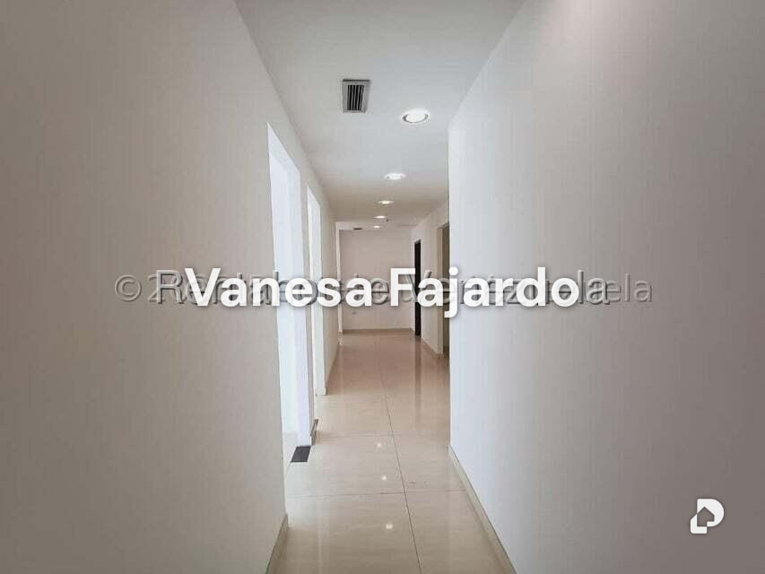 Office in El Rosal, Caracas – 16