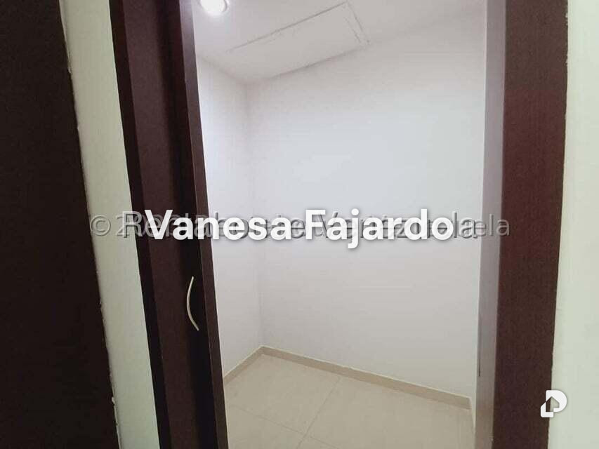 Office in El Rosal, Caracas – 17