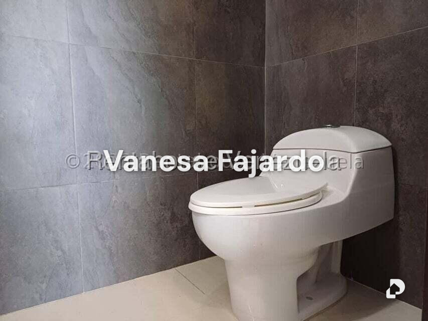 Office in El Rosal, Caracas – 19