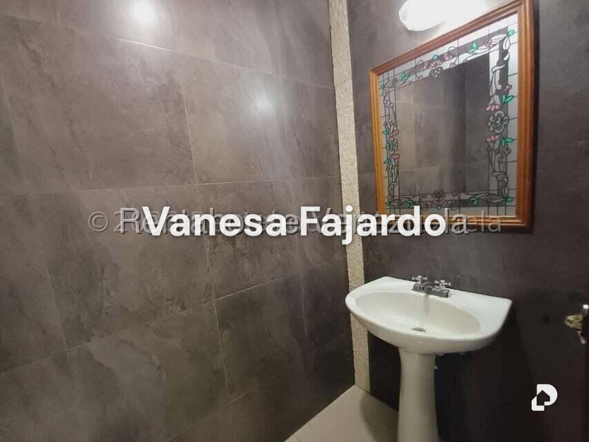 Office in El Rosal, Caracas – 21