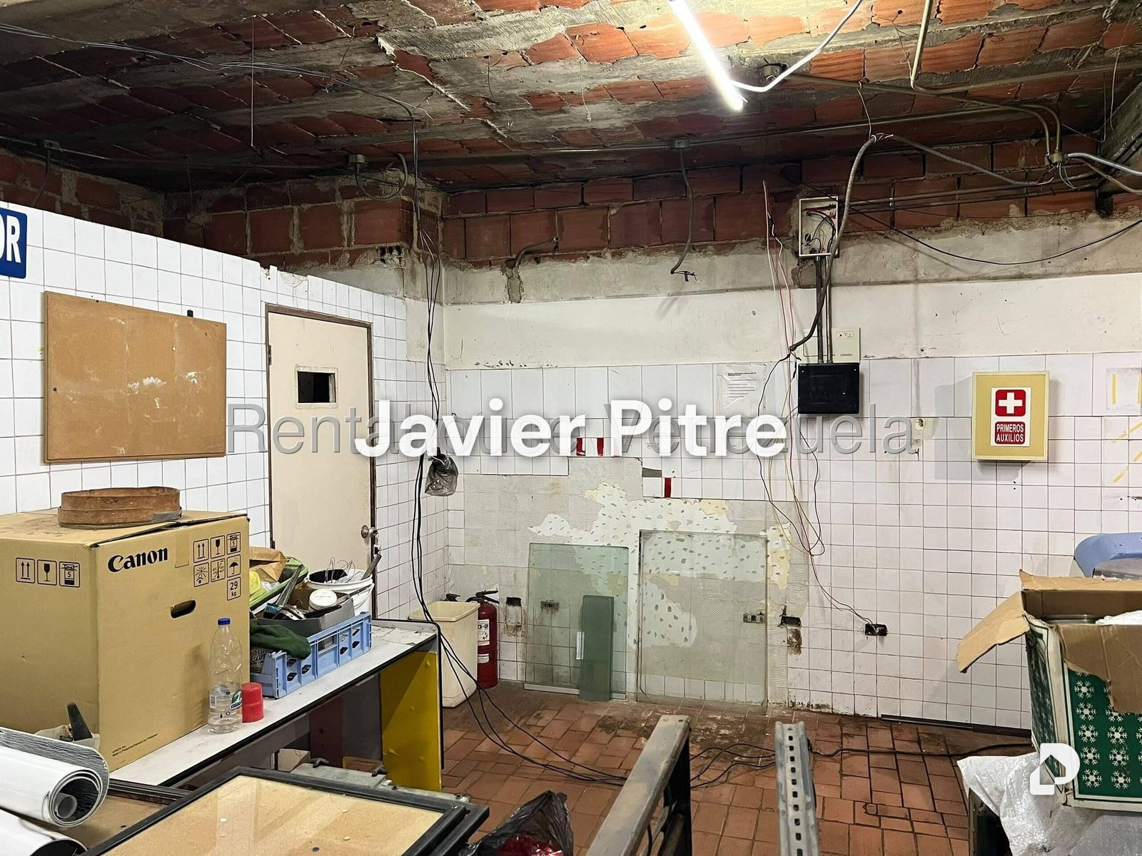 Local comercial en La Urbina, Caracas – 15