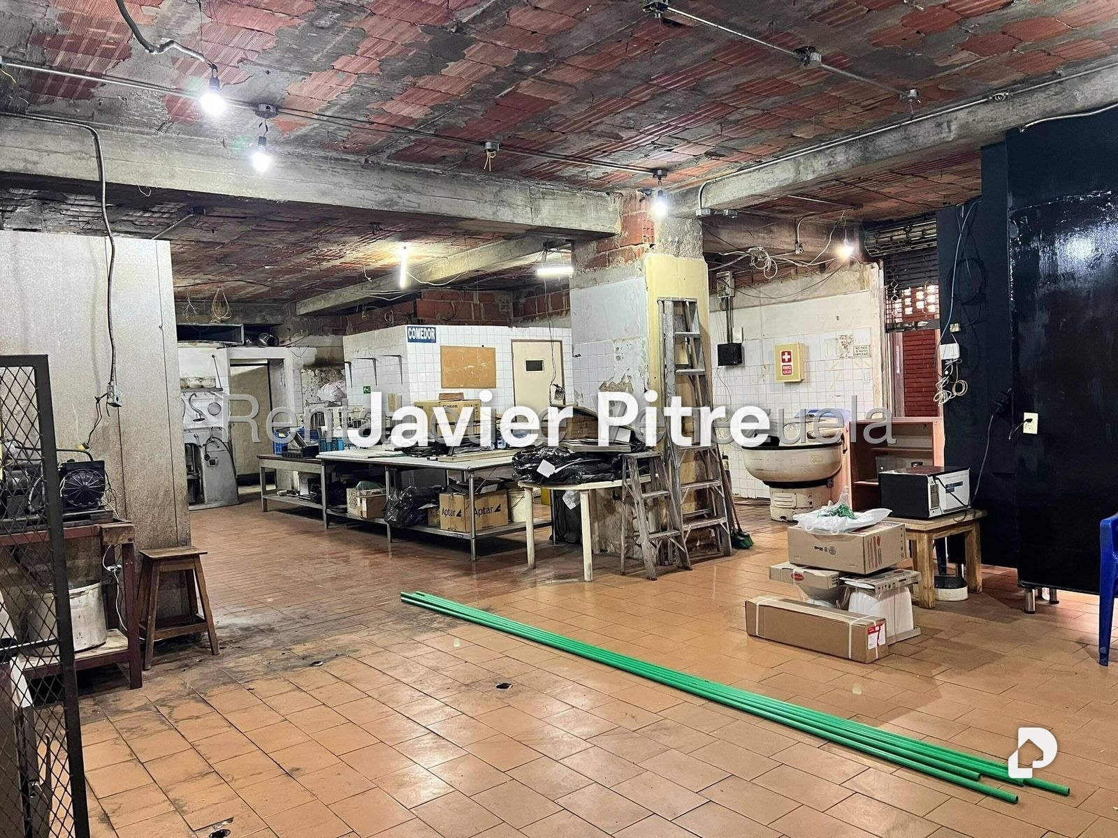 Local comercial en La Urbina, Caracas – 18