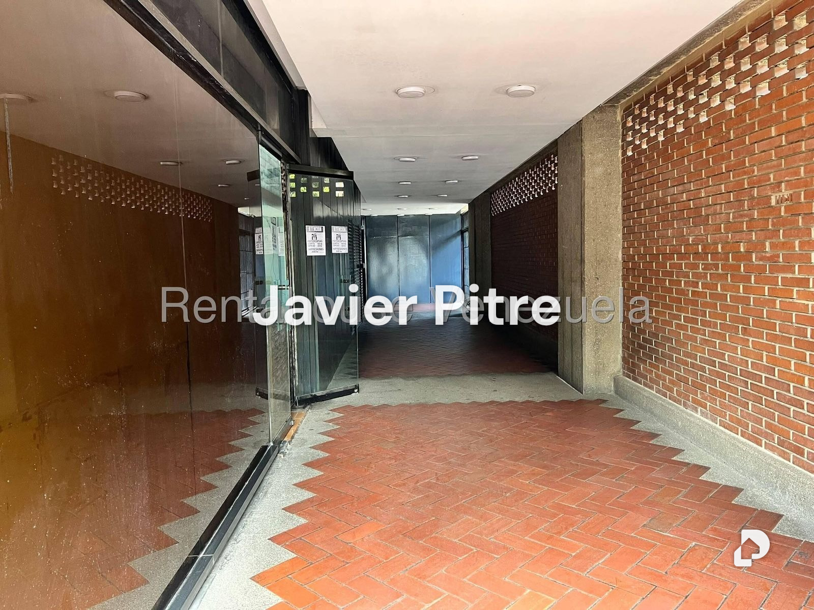 Local comercial en La Urbina, Caracas – 8
