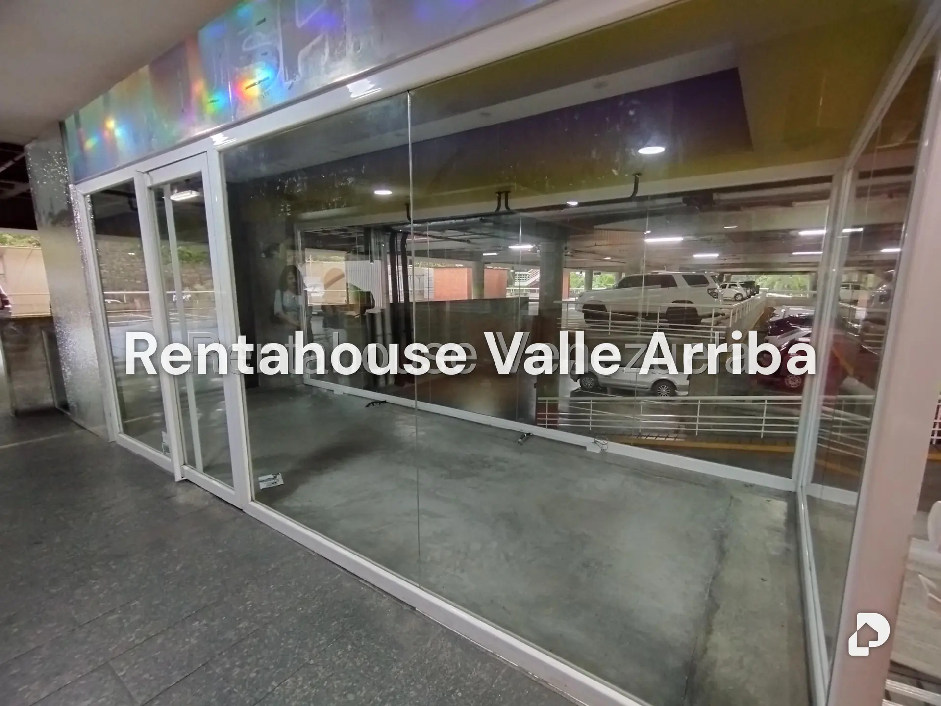 Local comercial en Colinas de Valle Arriba, Caracas – 2