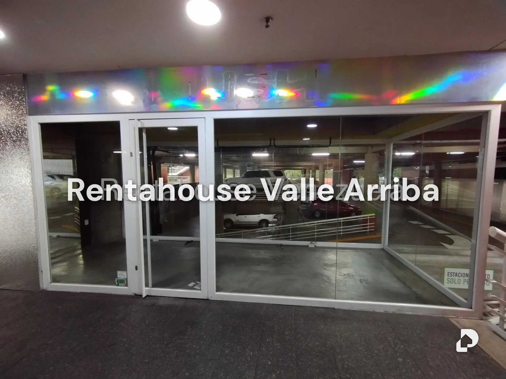 Local comercial en Colinas de Valle Arriba, Caracas – 1