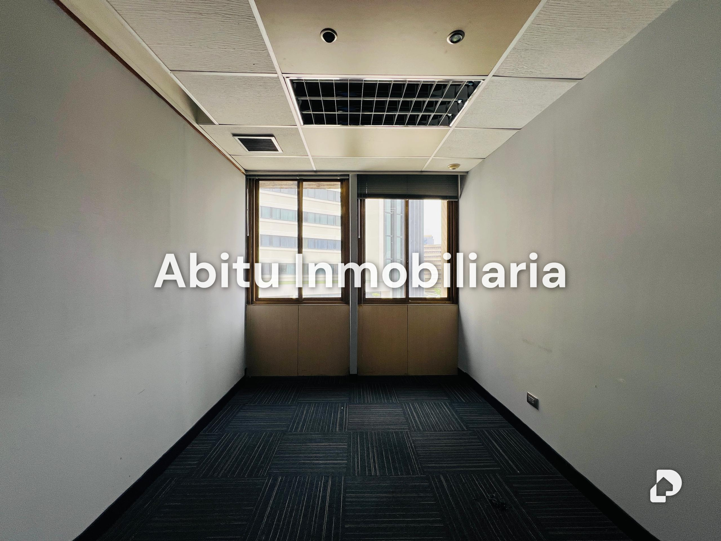 Office in Chuao, Caracas – 12