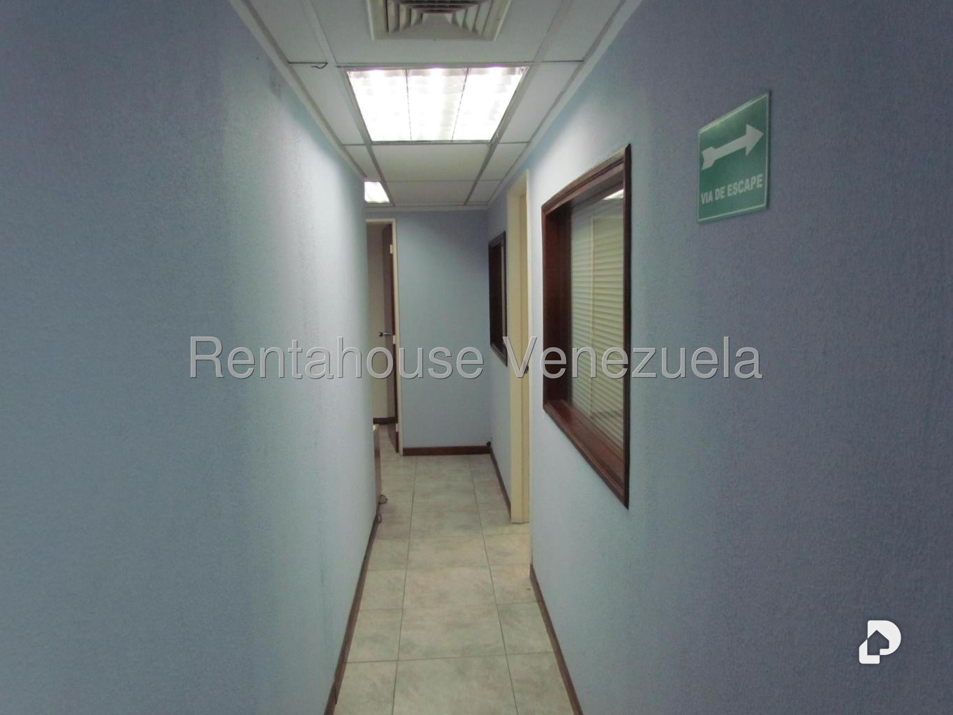 Local comercial en Los Dos Caminos, Caracas – 22