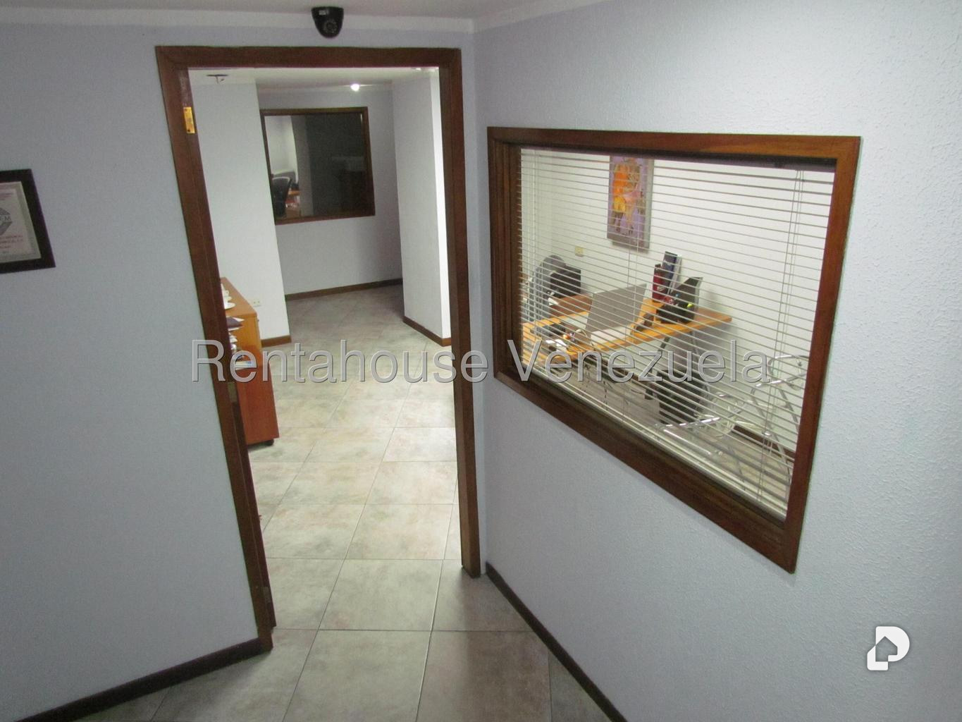 Local comercial en Los Dos Caminos, Caracas – 4