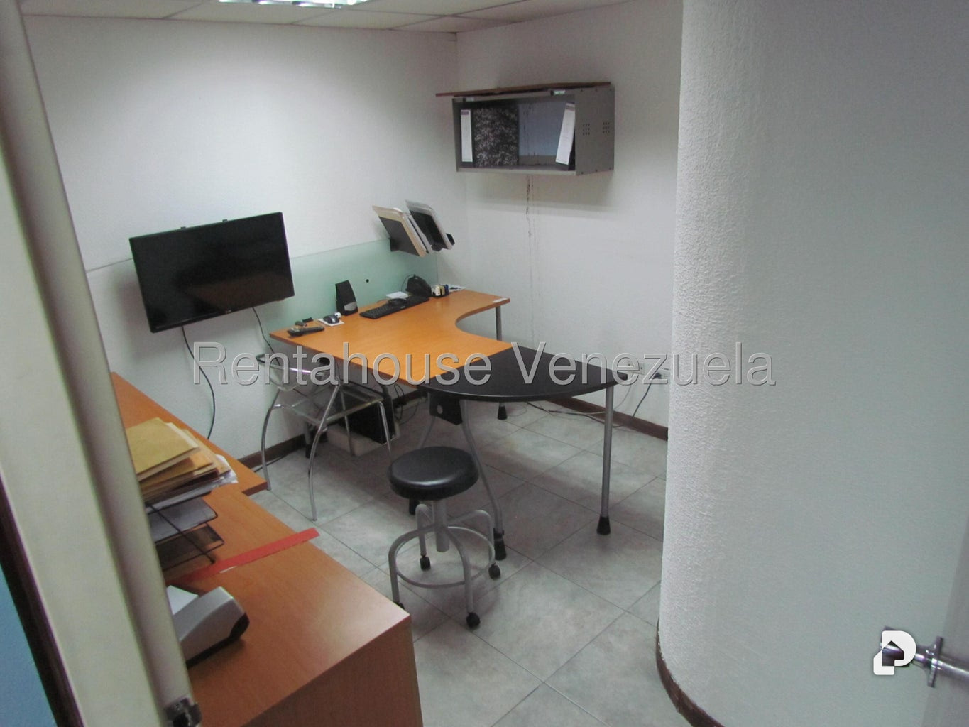 Local comercial en Los Dos Caminos, Caracas – 24