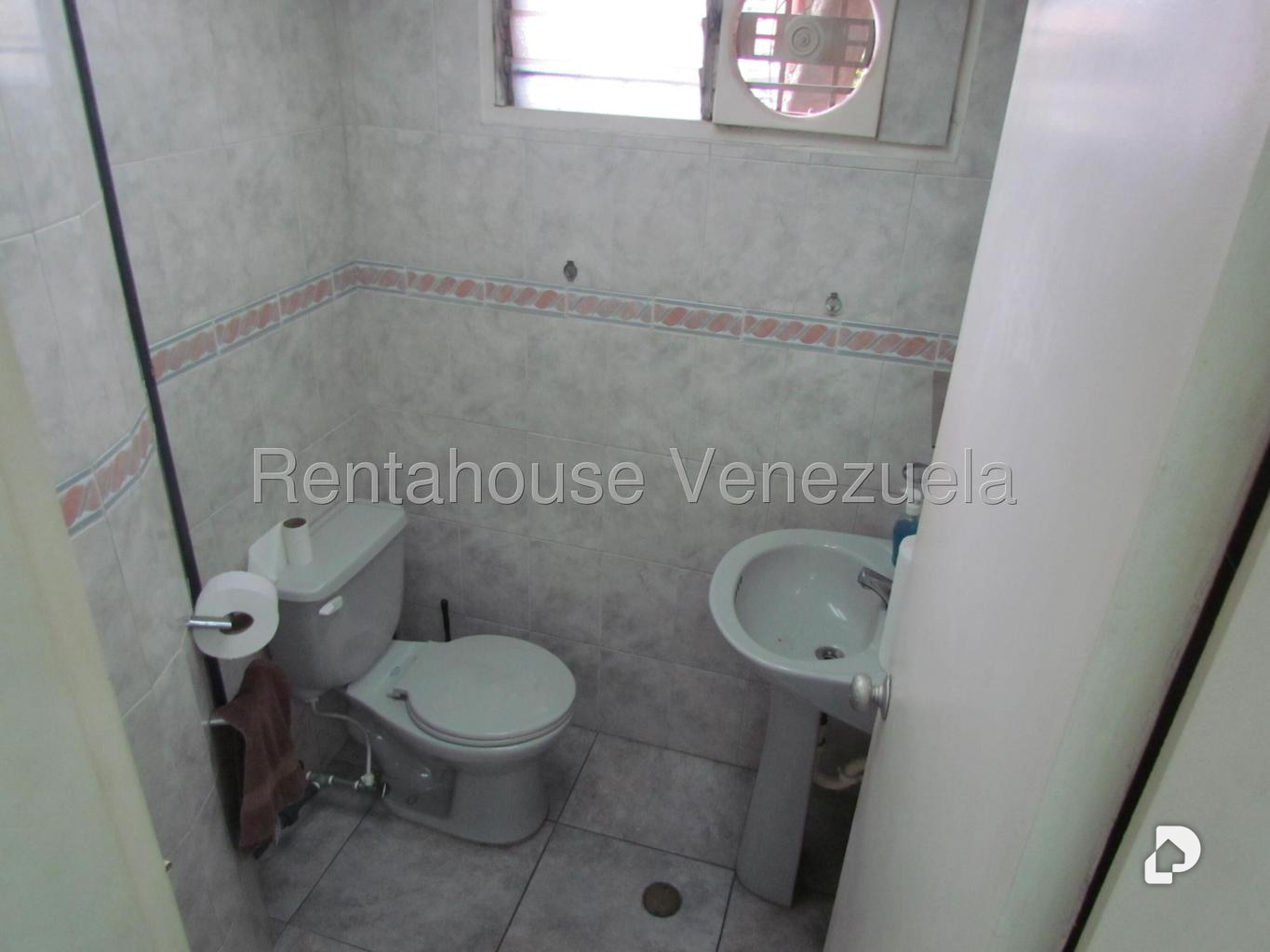 Local comercial en Los Dos Caminos, Caracas – 18