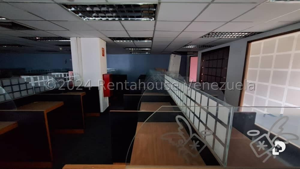 Oficina en La Urbina, Caracas – 16