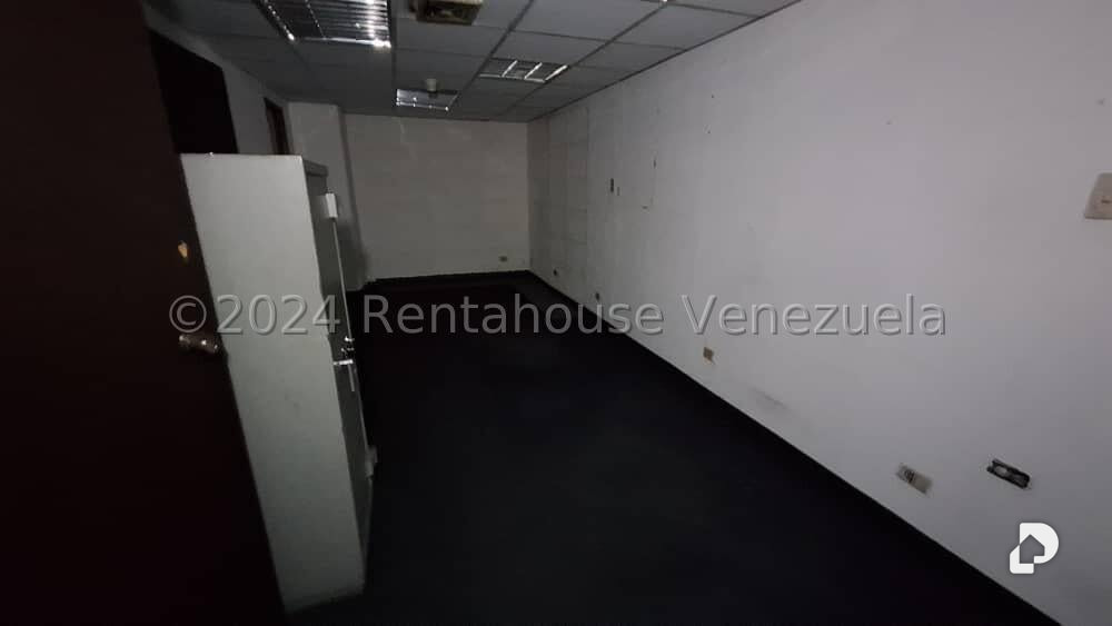 Oficina en La Urbina, Caracas – 8
