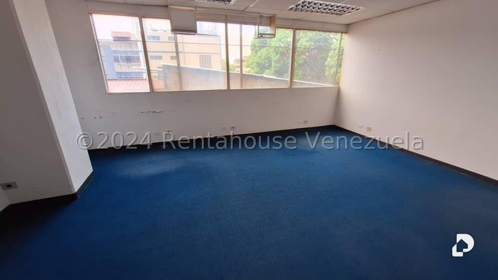 Oficina en La Urbina, Caracas – 23