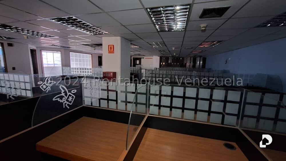 Oficina en La Urbina, Caracas – 11