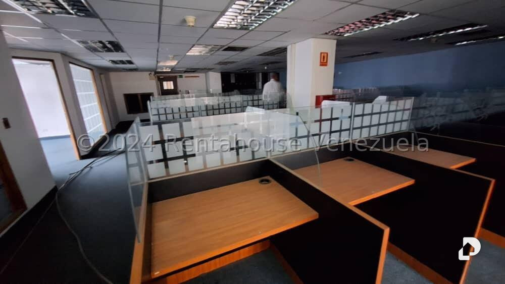 Oficina en La Urbina, Caracas – 14