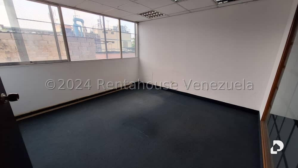 Oficina en La Urbina, Caracas – 21